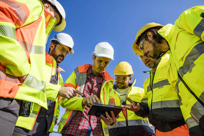 mobile CMMS maintenance team